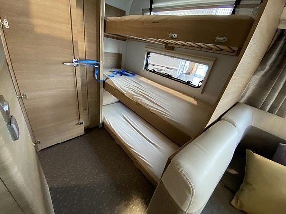 Adria Adora 573 PT Barnkammare/Dubbelsäng/Stora kylen 11 of 26