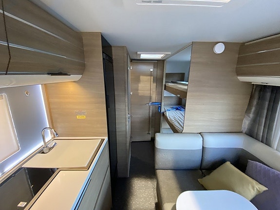 Adria Adora 573 PT Barnkammare/Dubbelsäng/Stora kylen 10 of 26