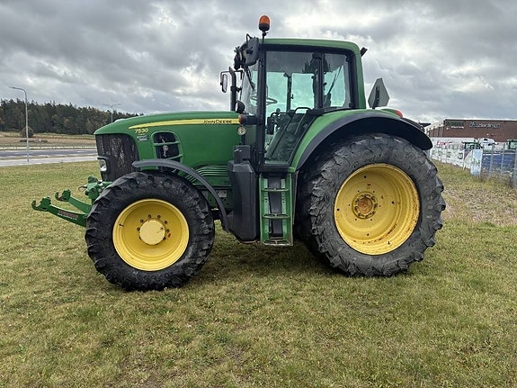 John Deere 7530 Premium AP 2 of 5