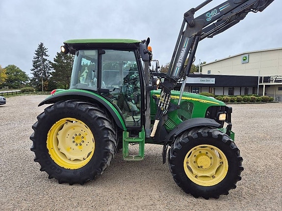 John Deere 5820 6 of 11