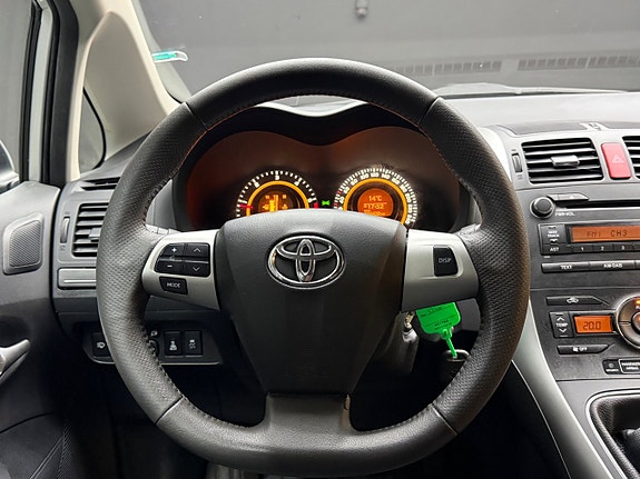 Toyota Auris 11 of 14