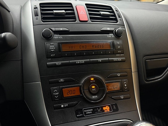 Toyota Auris 14 of 14