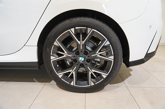 BMW 120 9 of 17