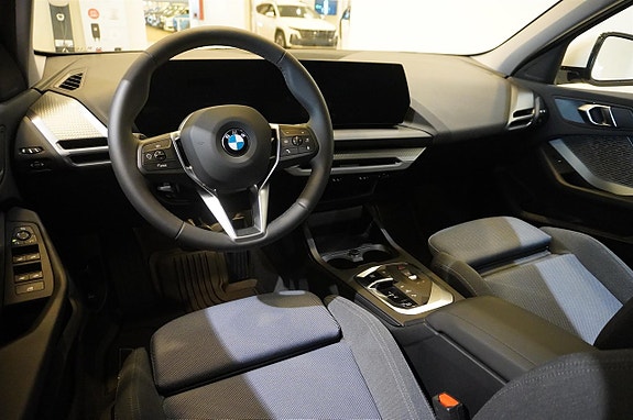 BMW 120 11 of 17
