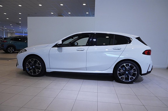 BMW 120 5 of 17