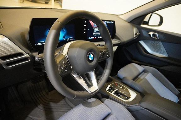 BMW 120 13 of 17