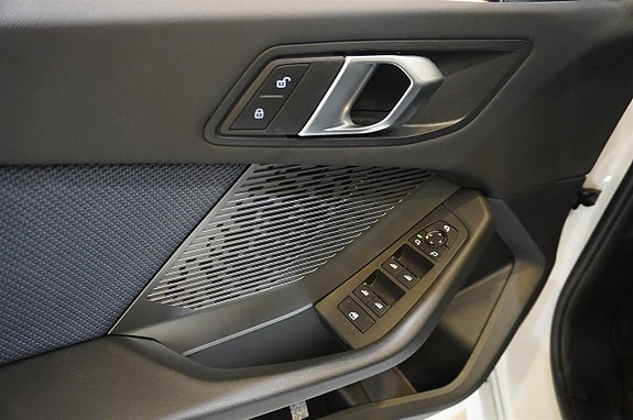 BMW 120 14 of 17