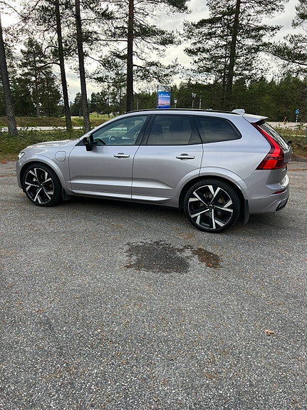 Volvo XC60 2 of 7