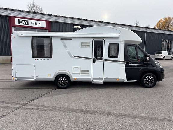 LMC Breezer H737 Blackline - Queenbed - Alde - Dragkrok 1900kg - Taksäng - 3 of 25