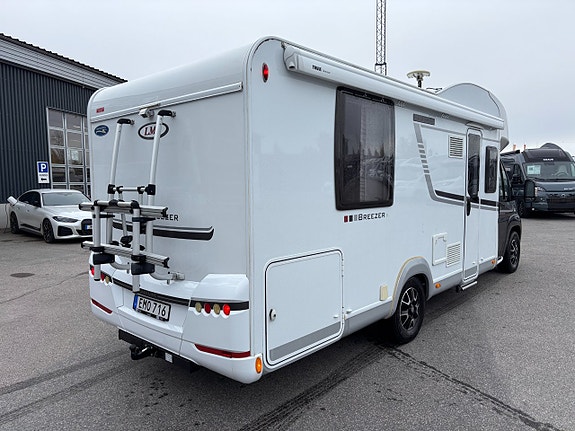 LMC Breezer H737 Blackline - Queenbed - Alde - Dragkrok 1900kg - Taksäng - 4 of 25