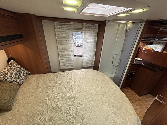 LMC Breezer H737 Blackline - Queenbed - Alde - Dragkrok 1900kg - Taksäng - 17 of 25