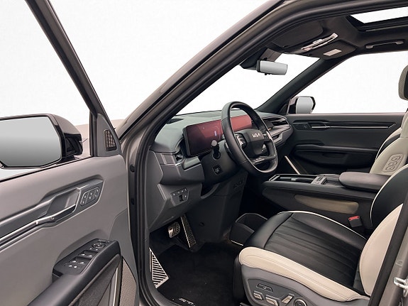 Kia EV9 14 of 30