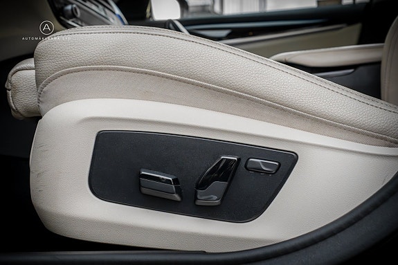 BMW 530e 14 of 23
