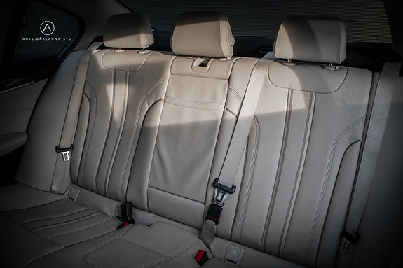 BMW 530e 15 of 23