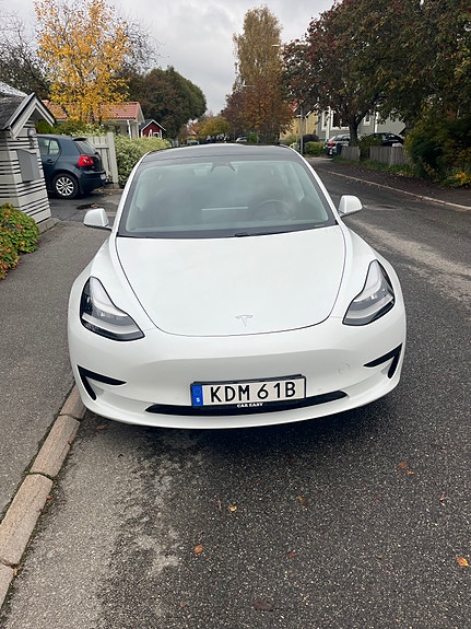 Tesla Model 3 3 of 6