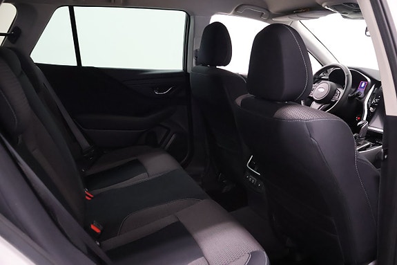 Subaru Outback 8 of 12