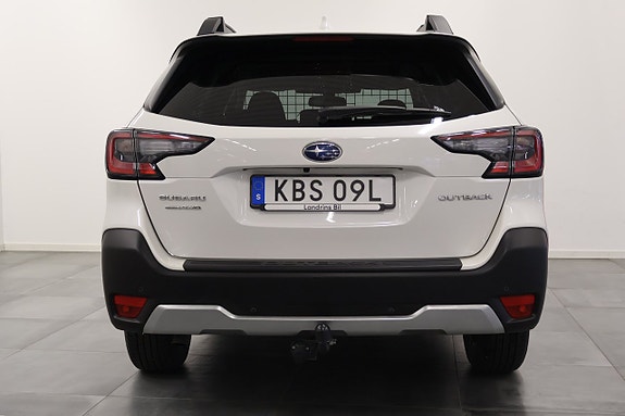 Subaru Outback 3 of 12