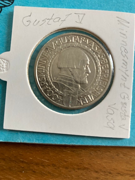 Product image 1 of 2
