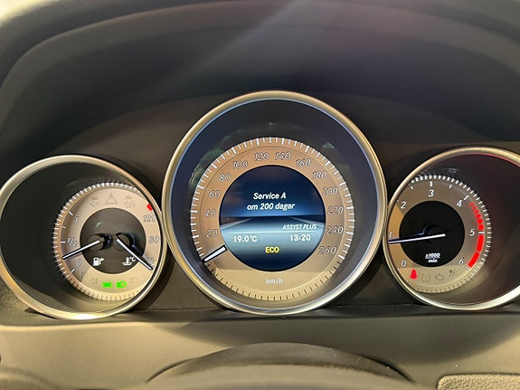 Mercedes-Benz C220 10 of 22