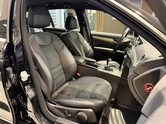 Mercedes-Benz C220 18 of 22
