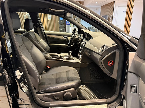 Mercedes-Benz C220 17 of 22