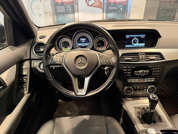 Mercedes-Benz C220 11 of 22