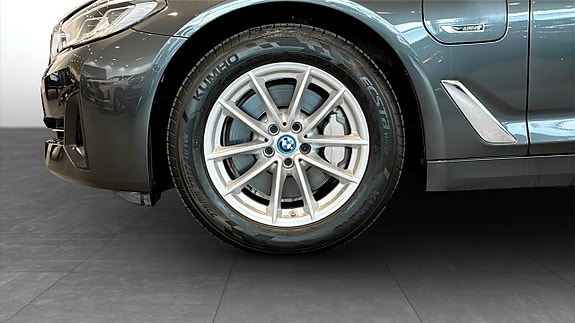 BMW 530e 9 of 9