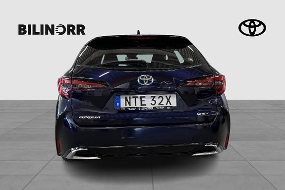 Toyota Corolla 5 of 11