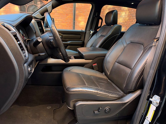 Dodge RAM 1500 15 of 23