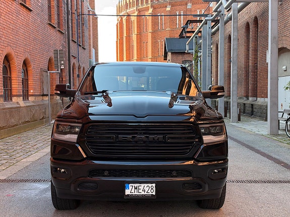 Dodge RAM 1500 9 of 23
