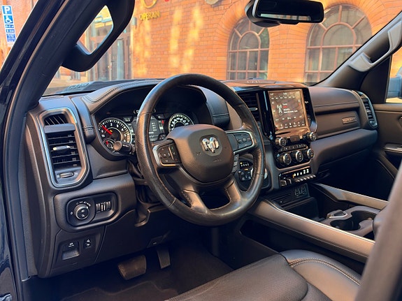 Dodge RAM 1500 13 of 23
