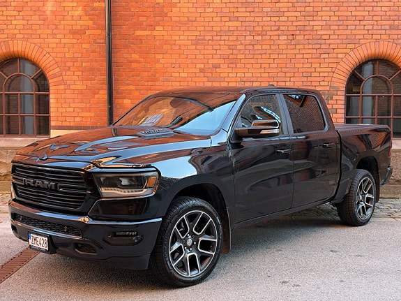 Dodge RAM 1500 3 of 23