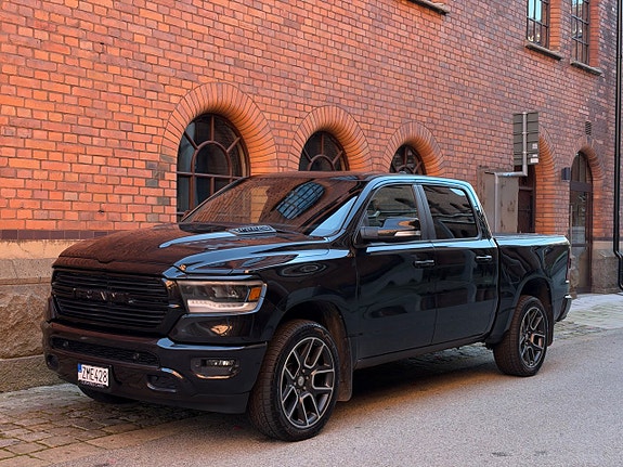 Dodge RAM 1500 2 of 23