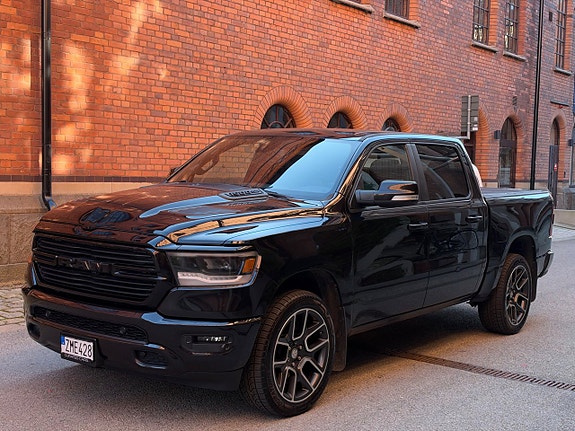 Dodge RAM 1500 10 of 23