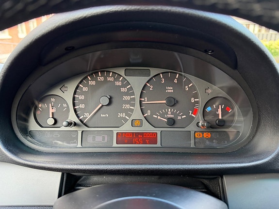 BMW 316 12 of 16