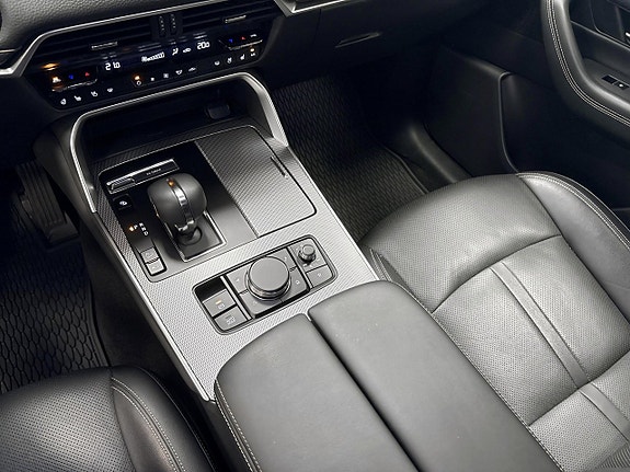 Mazda CX-60 12 of 14
