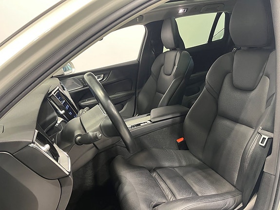 Volvo V60 Cross Country 10 of 23
