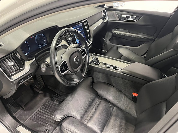Volvo V60 Cross Country 9 of 23