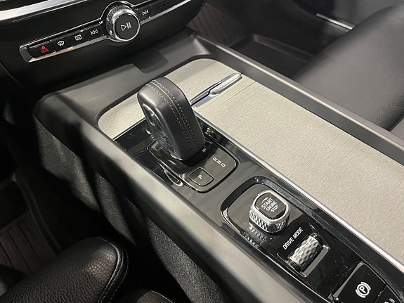 Volvo V60 Cross Country 18 of 23