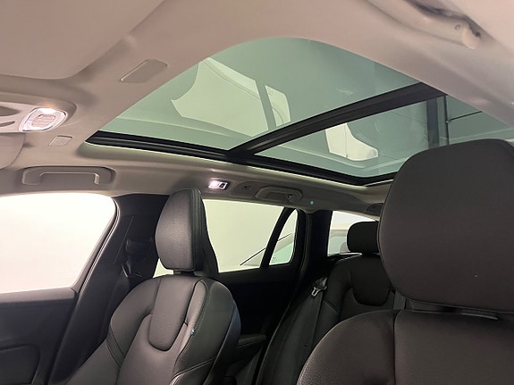 Volvo V60 Cross Country 12 of 23