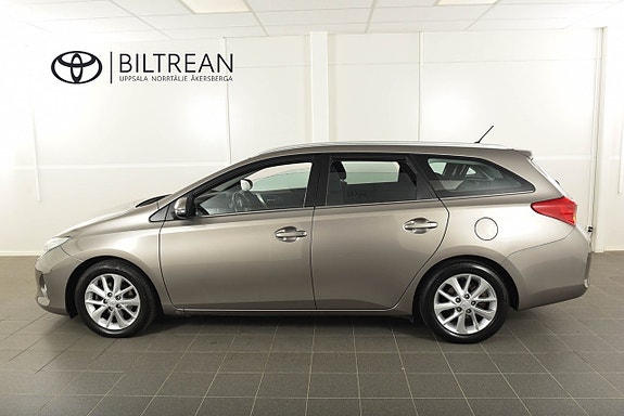 Toyota Auris 3 of 16
