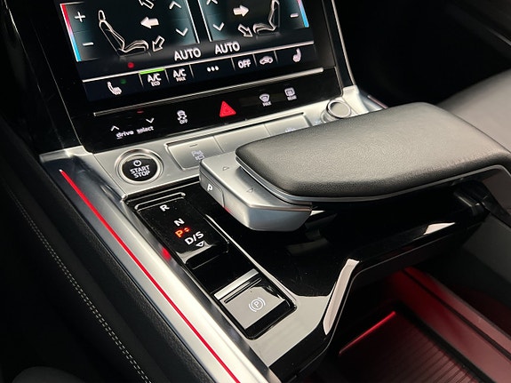 Audi e-tron 26 of 30