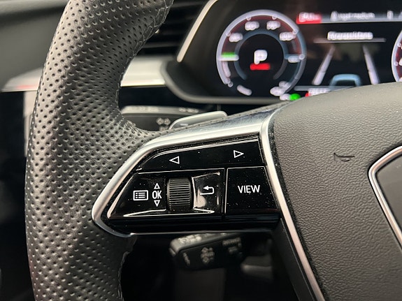 Audi e-tron 18 of 30