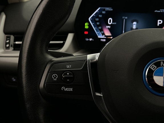 BMW iX1 16 of 30