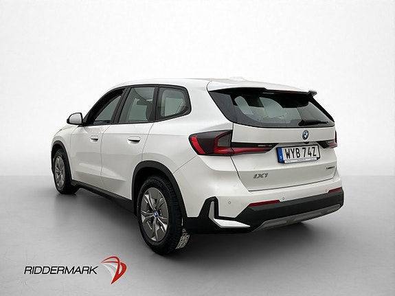 BMW iX1 6 of 30
