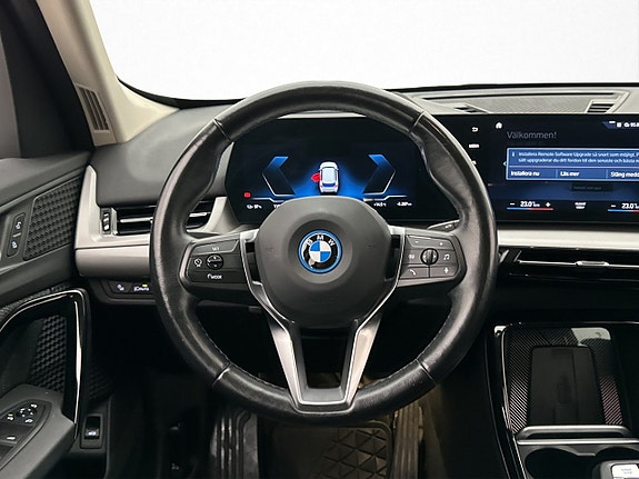 BMW iX1 14 of 30