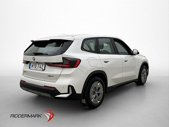 BMW iX1 8 of 30