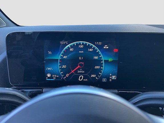 Mercedes-Benz GLA 180 17 of 17