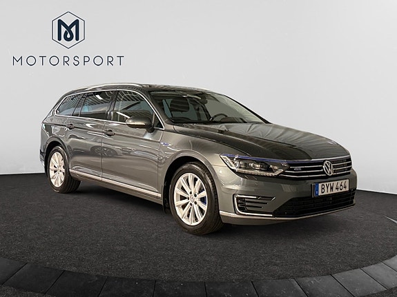 Volkswagen Passat 9 of 26