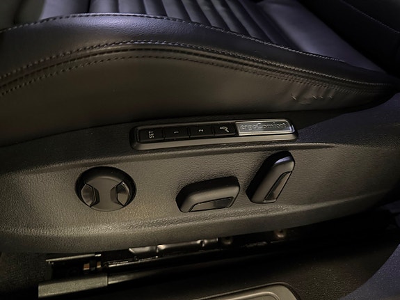 Volkswagen Passat 21 of 26